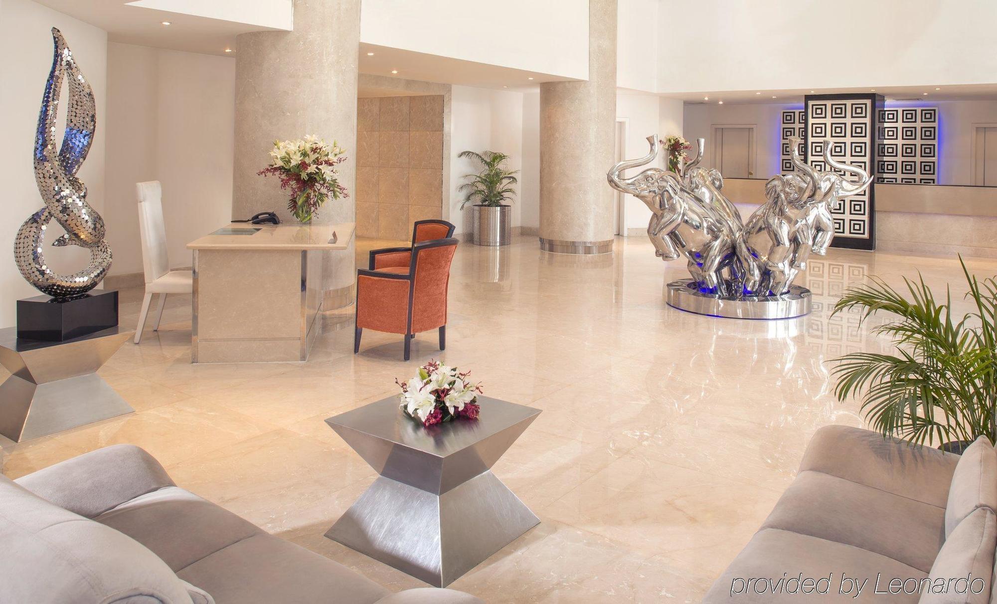Radisson Blu Kochi Hotel Buitenkant foto Lobby