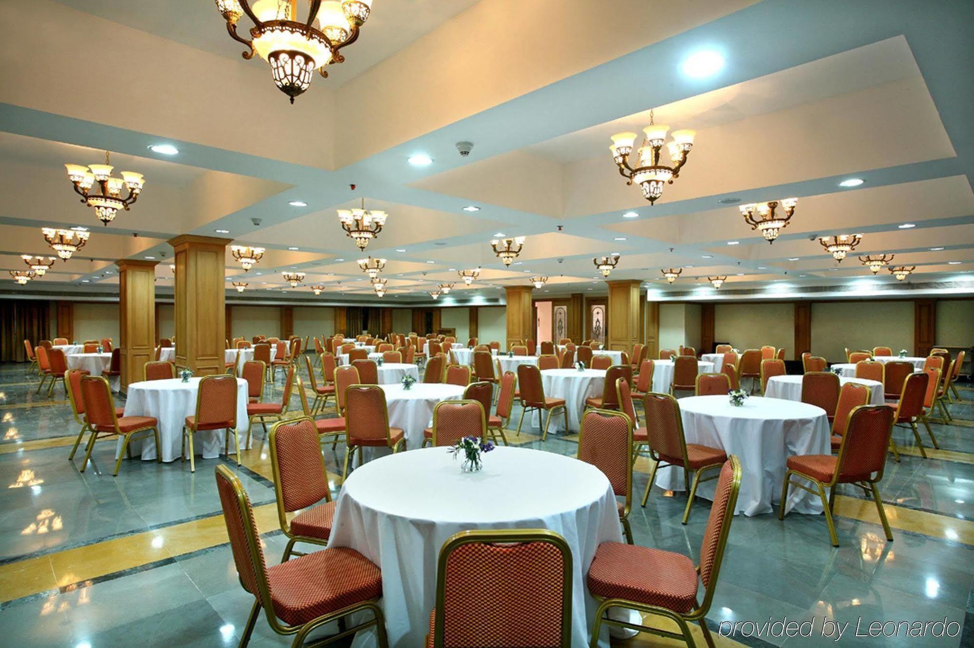 Radisson Blu Kochi Hotel Faciliteiten foto The Grand Ballroom