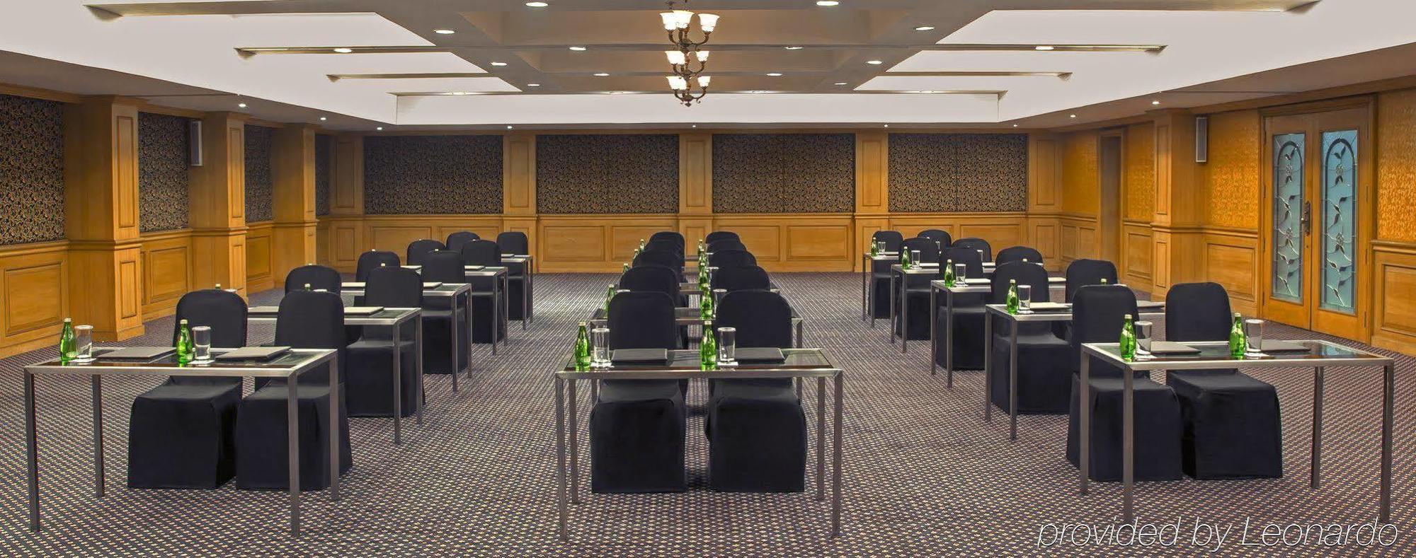 Radisson Blu Kochi Hotel Buitenkant foto Meeting room