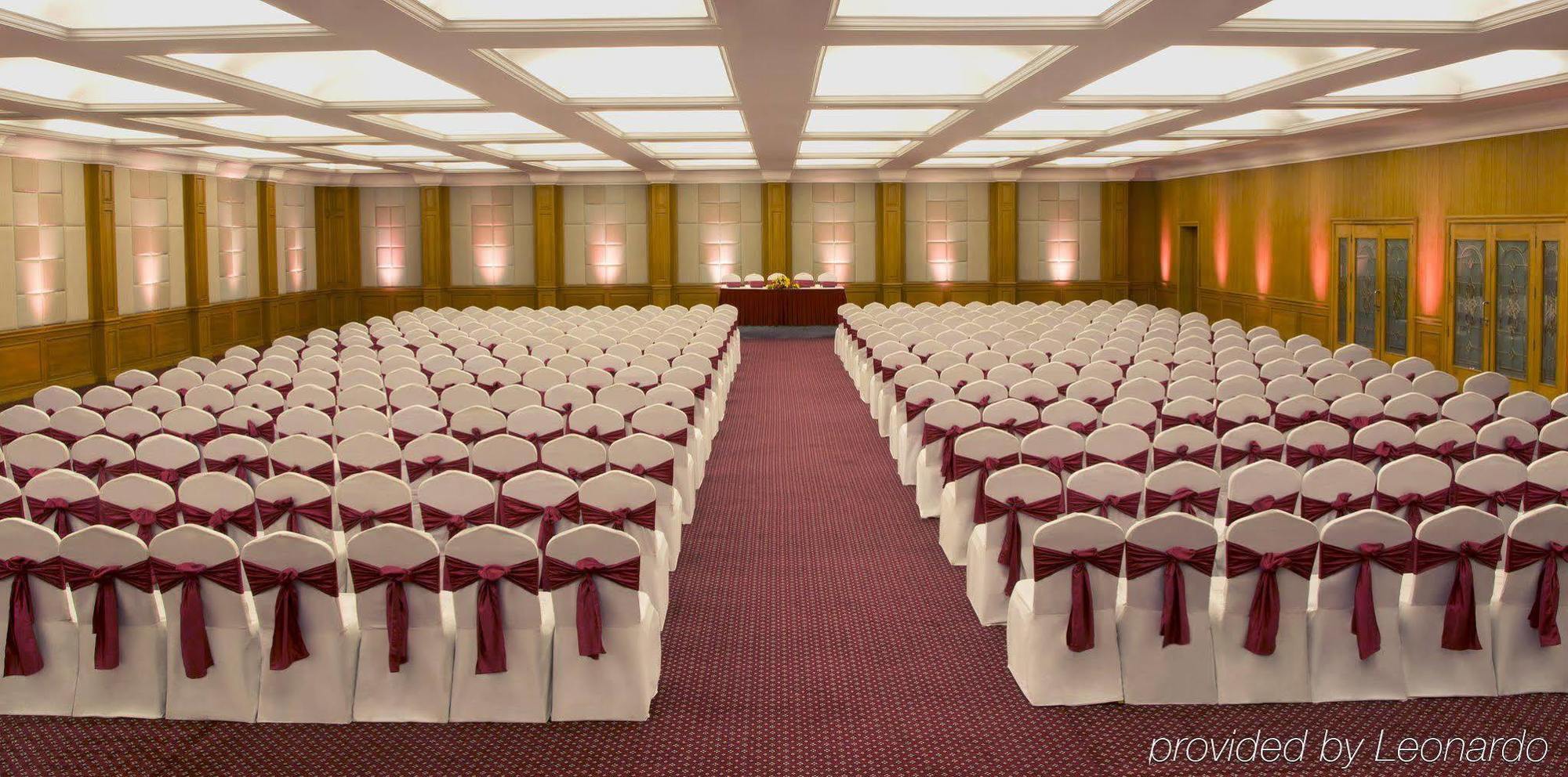 Radisson Blu Kochi Hotel Buitenkant foto The Grand Ballroom